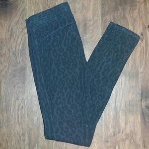 Mudd gray/black leopard print leggings
